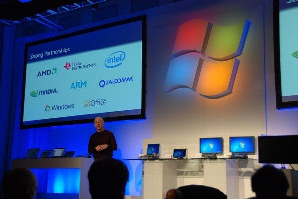 2 600x402 2 600x402 Microsoft shows off Windows 8: Runs on System On a Chip(SOC)!