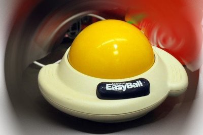 03-History-of-Microsoft-hardware-trackball-10