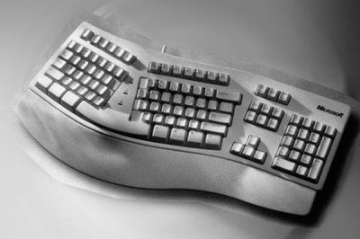 06-History-of-Microsoft-hardware-natural-keyboard