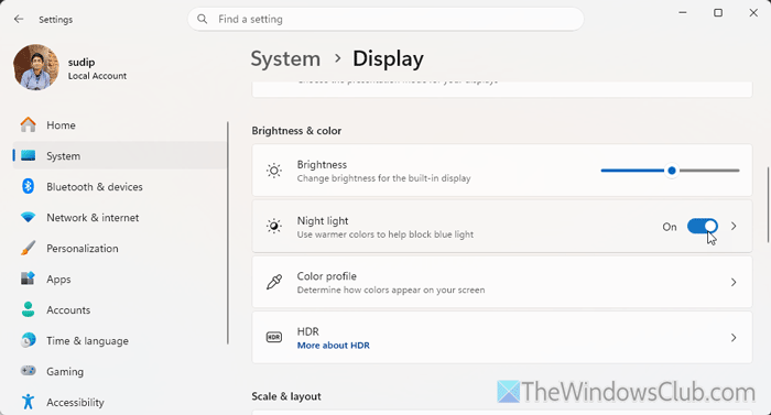 One monitor looks brighter than the other in Windows 11